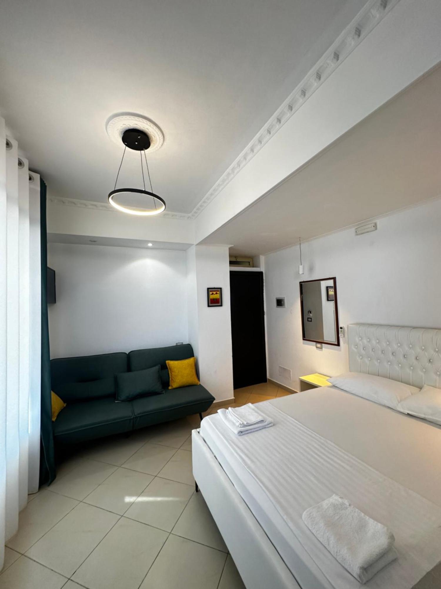 Hotel Kristal Borsh Exterior foto
